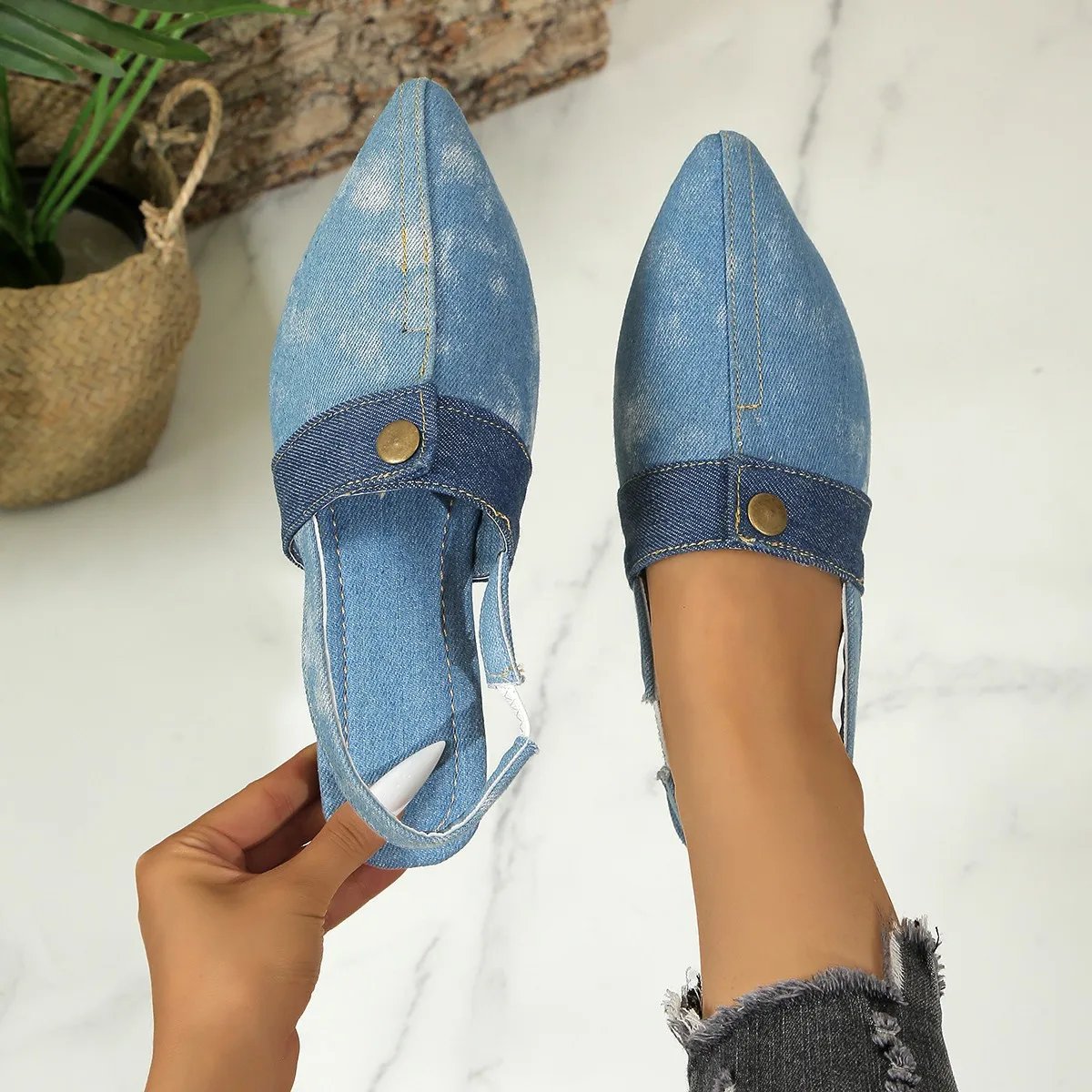 Denim Blue Chain Crystal Mules Women Slippers Cowboy Pointed Toe Women Shoes Autumn New Large Size 43 Slides Chaussure Femme